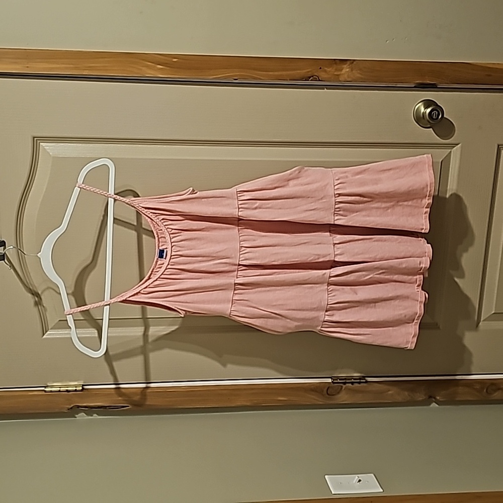 Old Navy light pink long tank top with pockets!